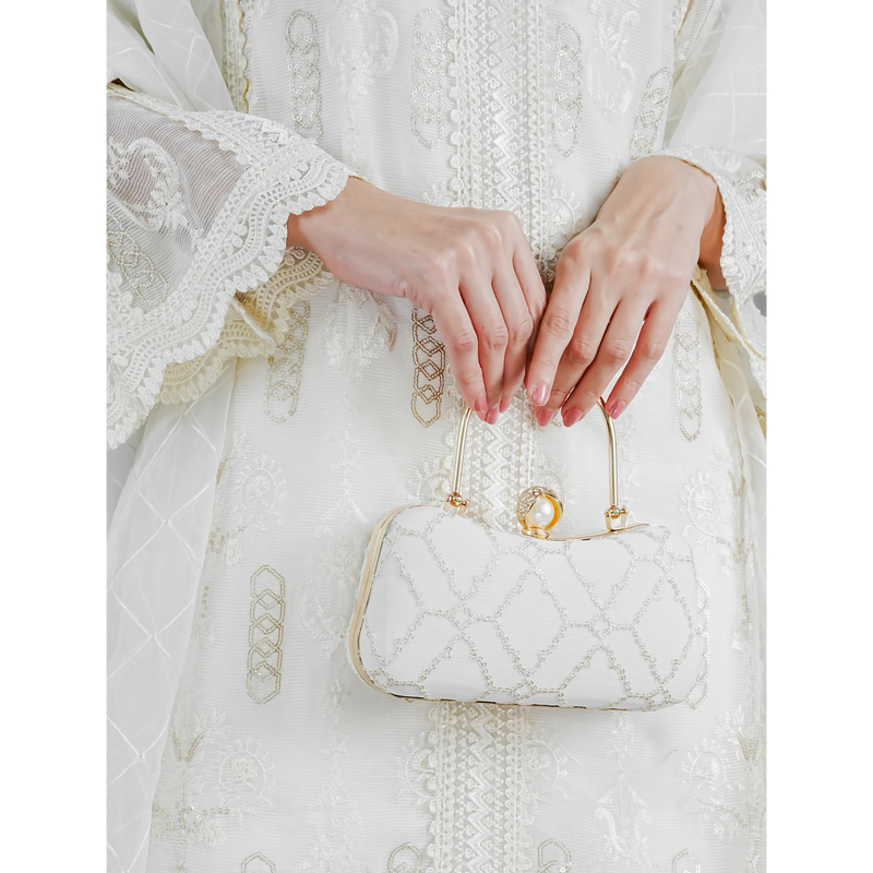 PEARL ESSENCE – Panache By Mona