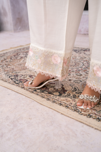 IVORY BLOOM ELEGANCE